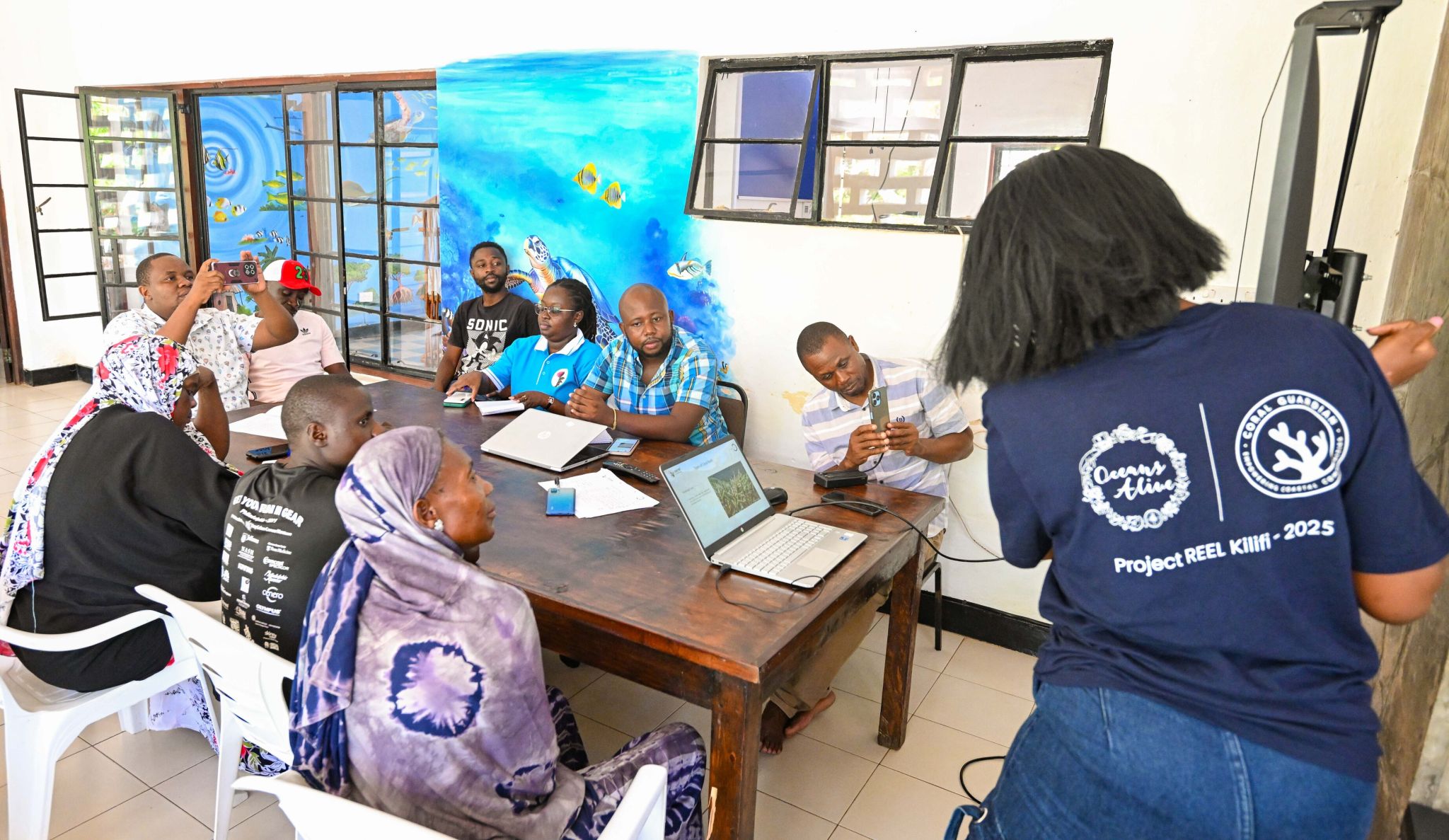 Intern training session on reef monitoring